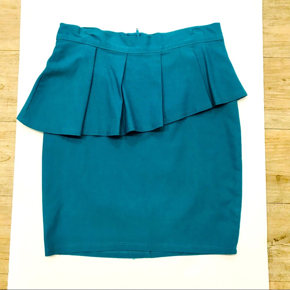 CHARLOTTE RUSSE Mini Pencil Pleated Skirt